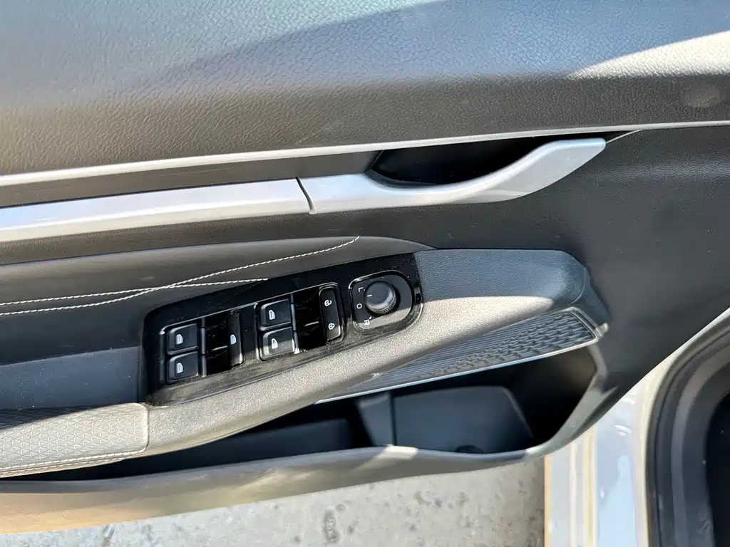 Geely Emgrand 2023