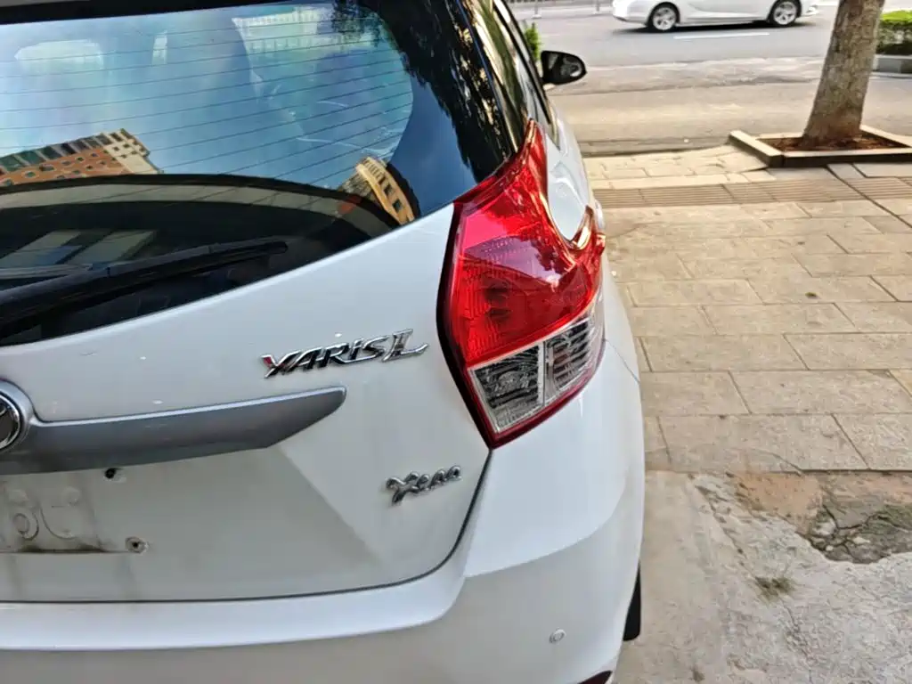 Toyota Yaris L 2016 — фото 8