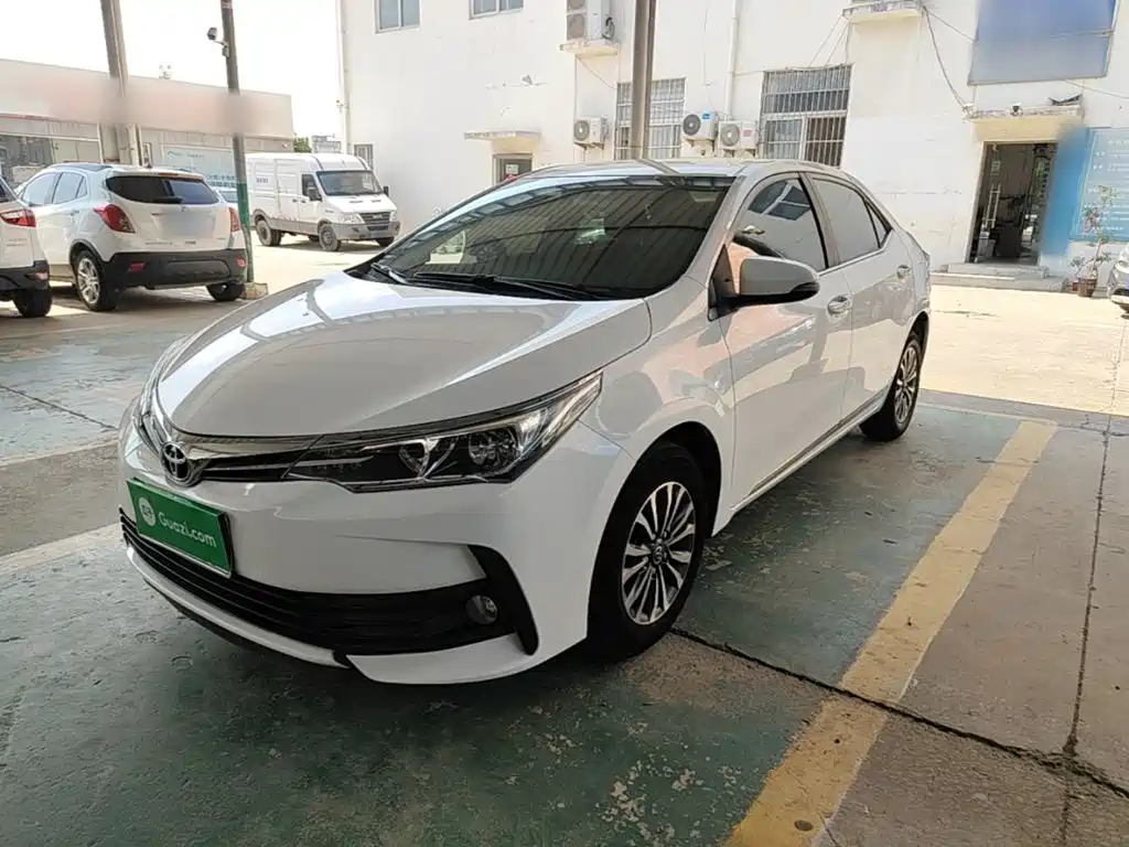 Toyota Corolla 2018 — фото 2