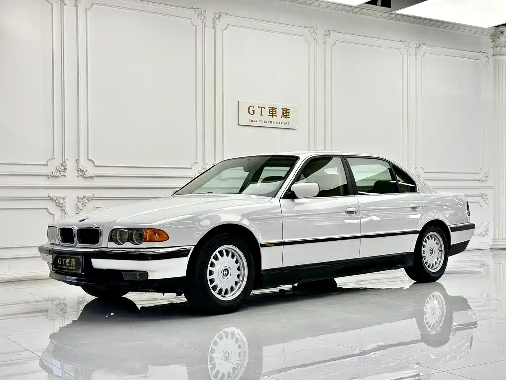BMW 7 Series 2001 — фото 1