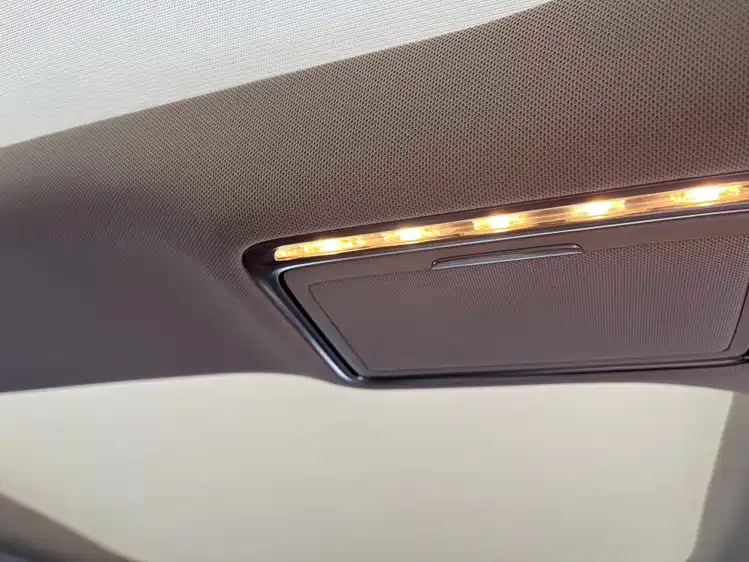 Mercedes-Benz E-Class 2021 — фото 16