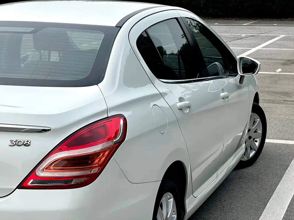 Peugeot 308 2015