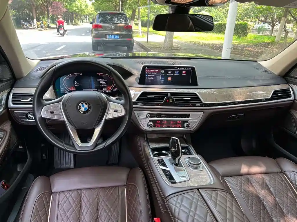 BMW 7 Series 2021 — фото 15