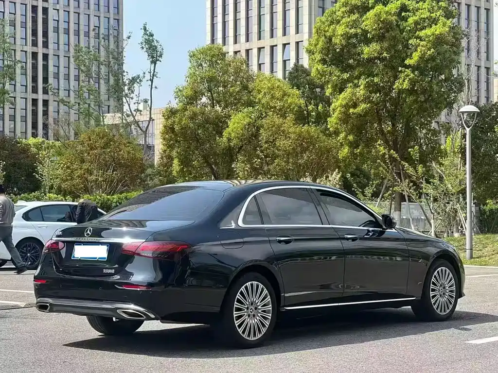 Mercedes-Benz E-Class 2023