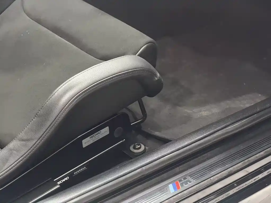BMW 1 Series M 2013 — фото 13