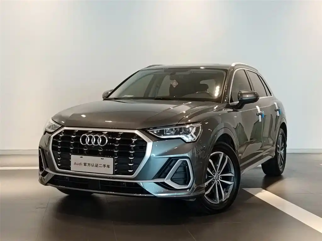 Audi Q3 2021 — фото 1