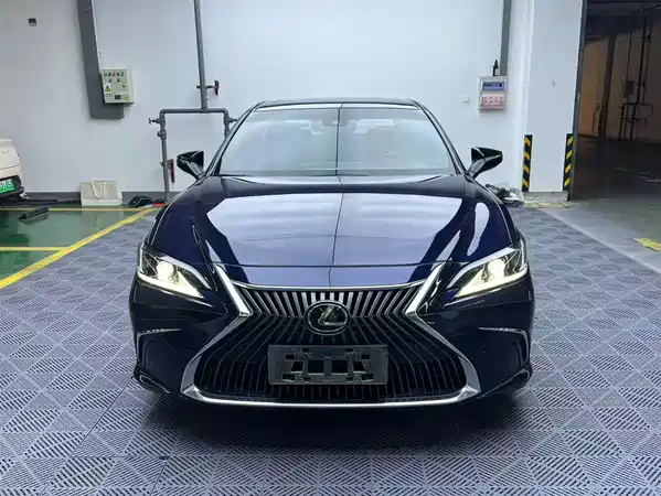 Lexus ES 2018
