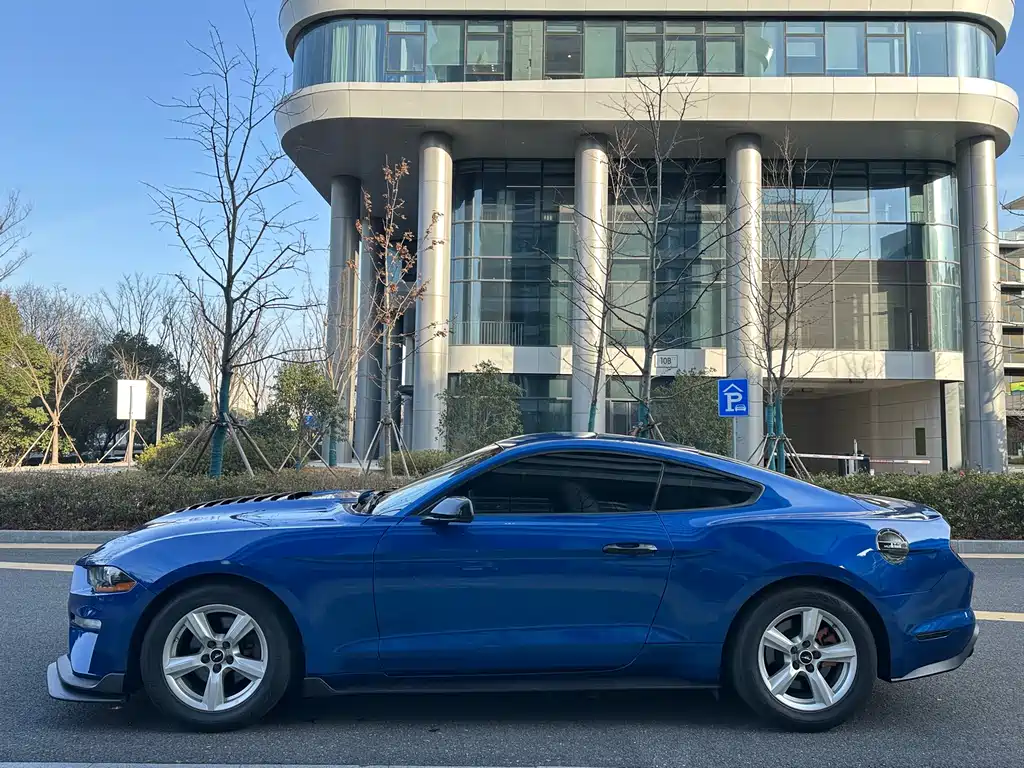 Ford Mustang 2019 — фото 4