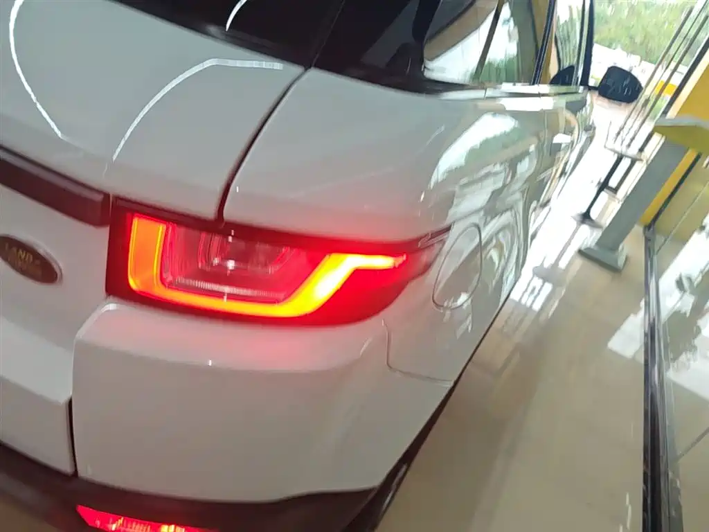 Land Rover Evoque 2017 — фото 8