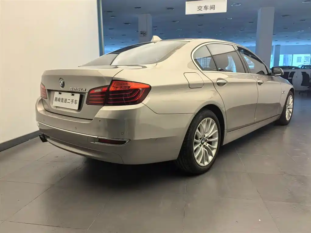 BMW 5 Series 2016 — фото 4