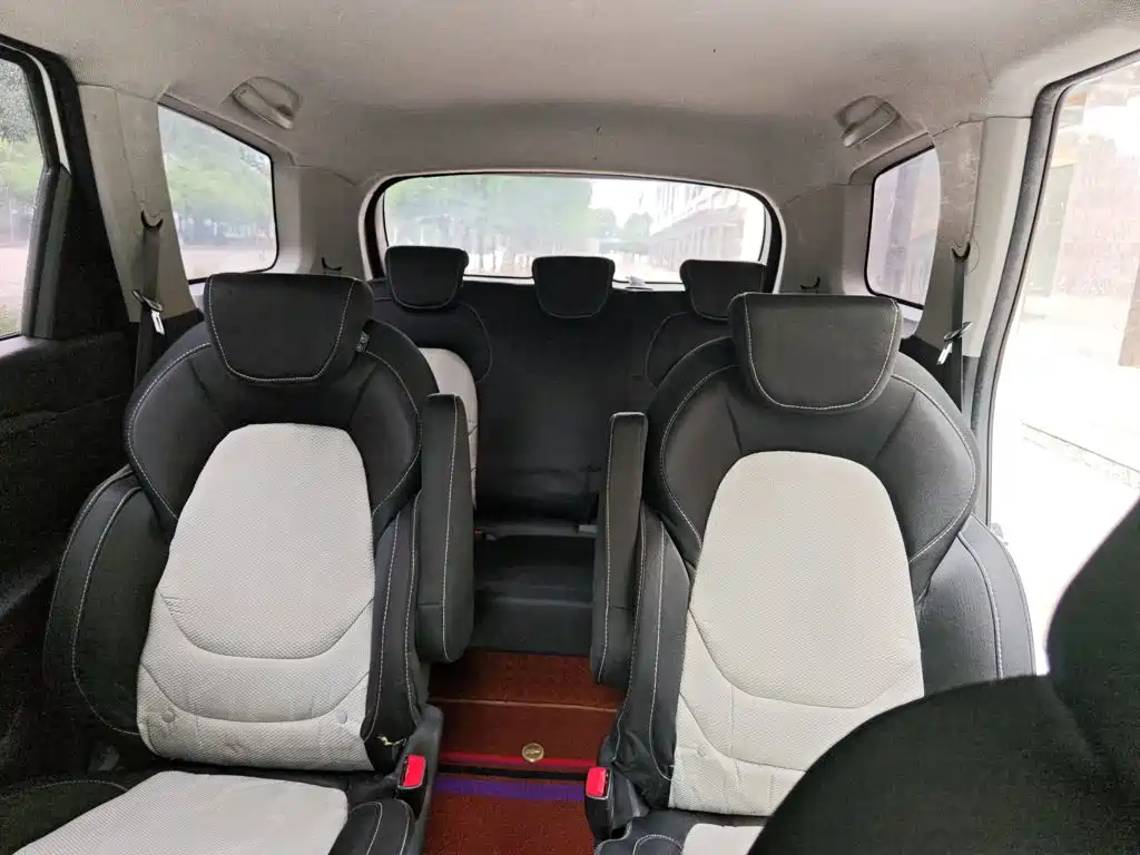 Wuling Hongguang S3 2018 — фото 13