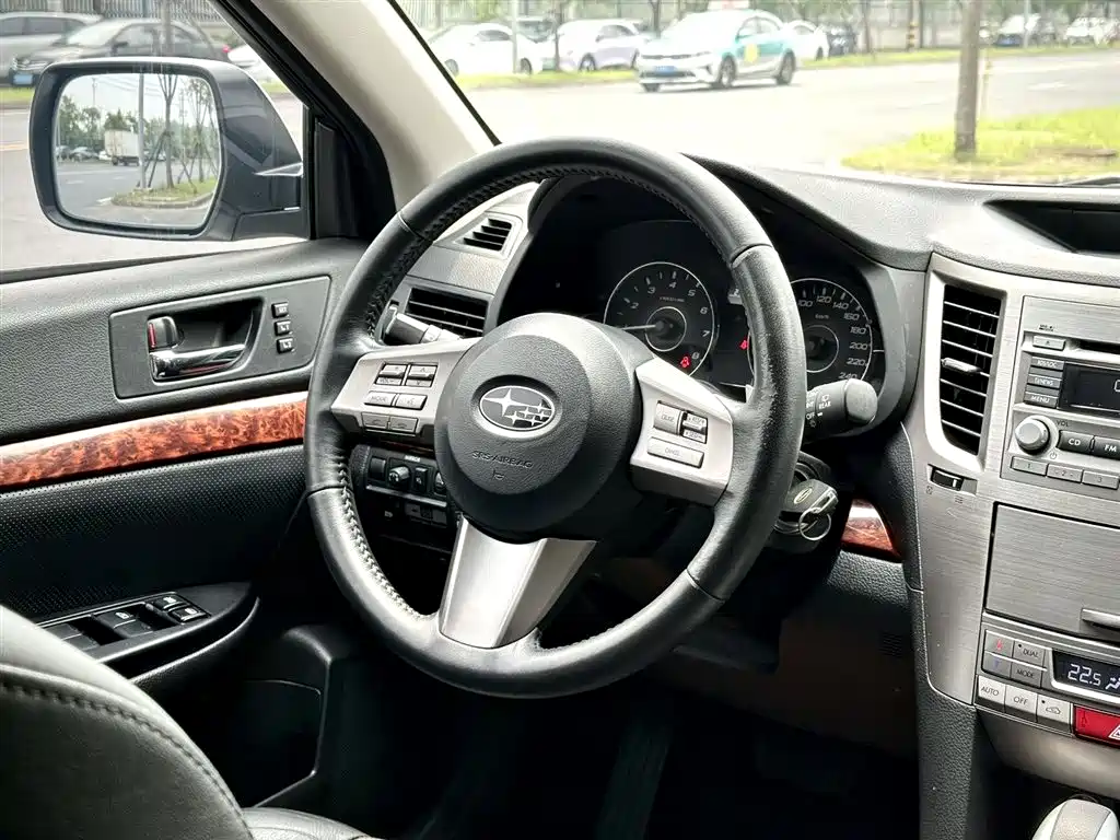 Subaru Outback 2011 — фото 15