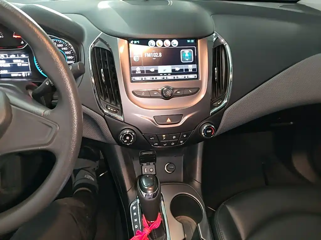 Chevrolet Cruze 2017 — фото 13