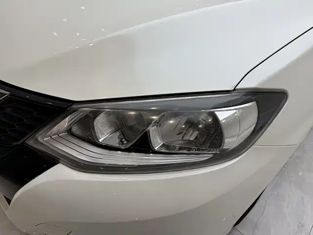 Nissan Tiida 2017 — фото 18