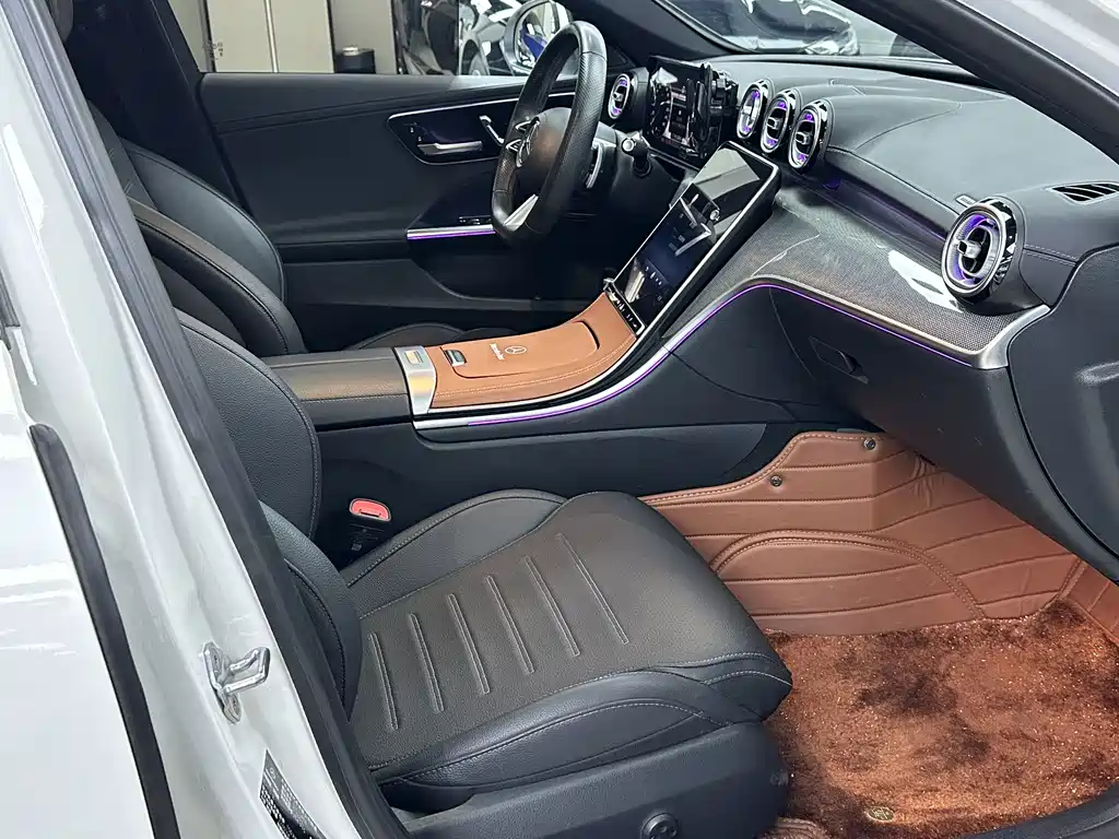 Mercedes-Benz C-Class 2023 — фото 9