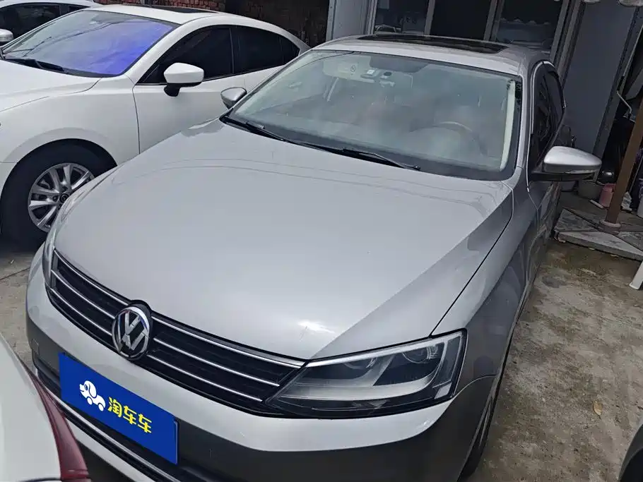 Volkswagen Sagitar 2015