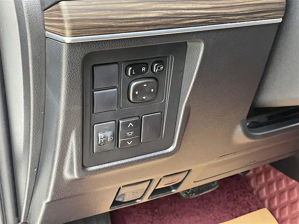 Toyota Prado 2020 — фото 18