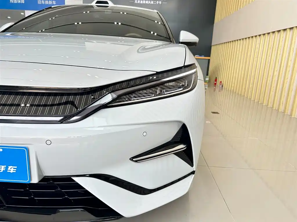 BYD L EV 2025 — фото 8