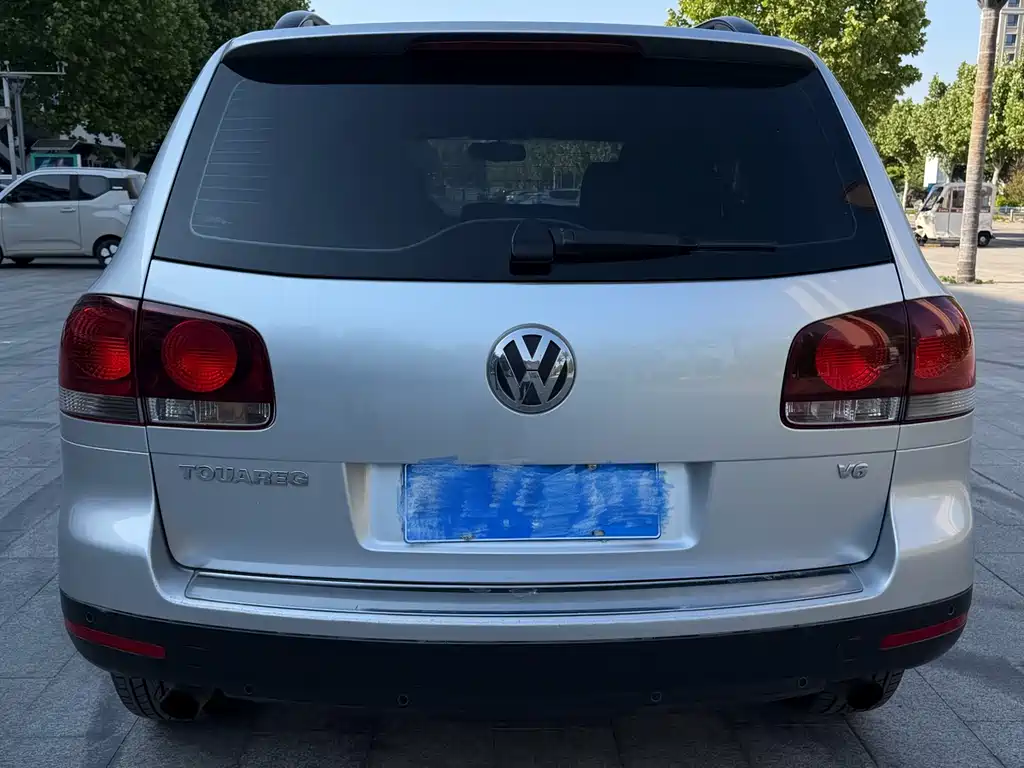 Volkswagen Touareg 2010 — фото 5