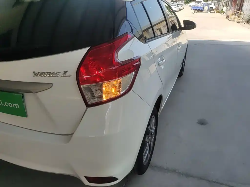 Toyota Yaris L 2016 — фото 8