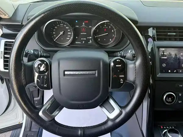 Land Rover Discovery 2019