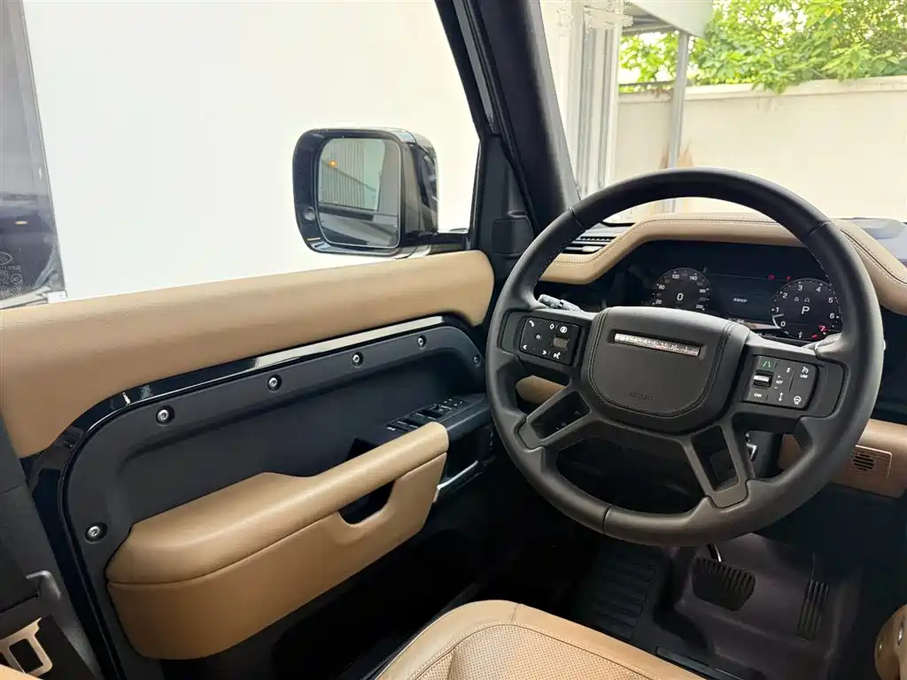 Land Rover Defender 2025 — фото 22