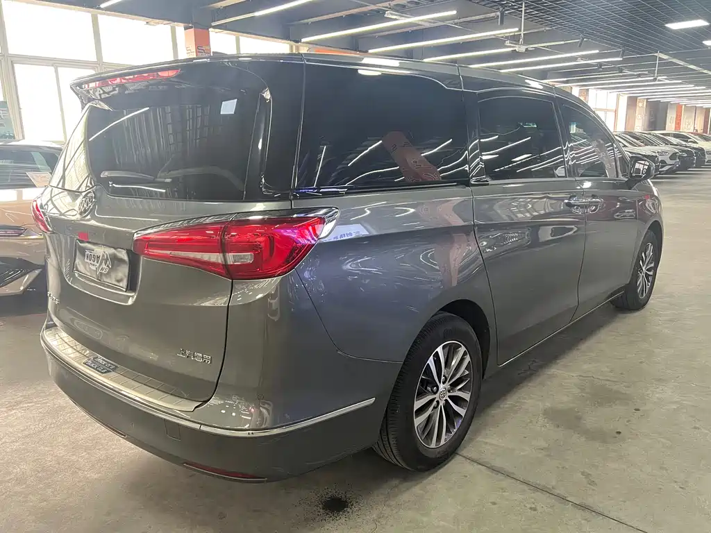 Buick GL8 2019