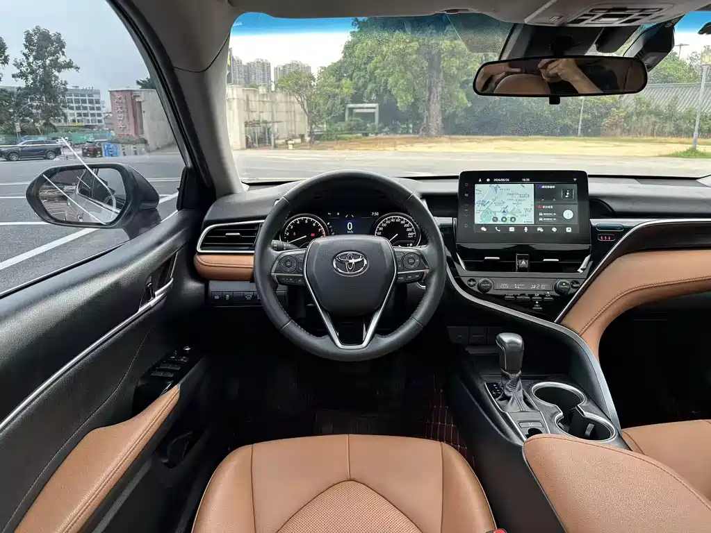 Toyota Camry 2021
