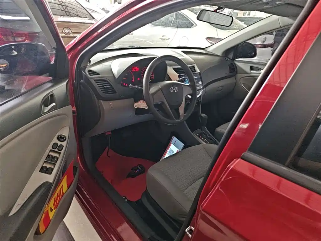 Hyundai Verna 2015 — фото 15