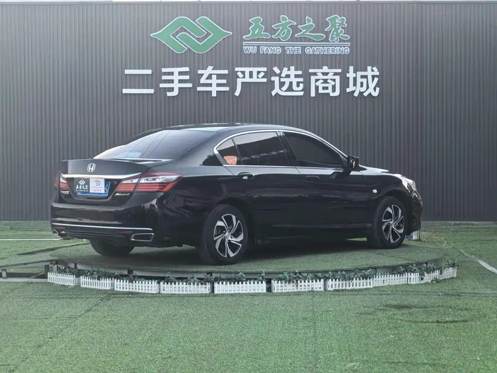Honda Accord 2018 — фото 21