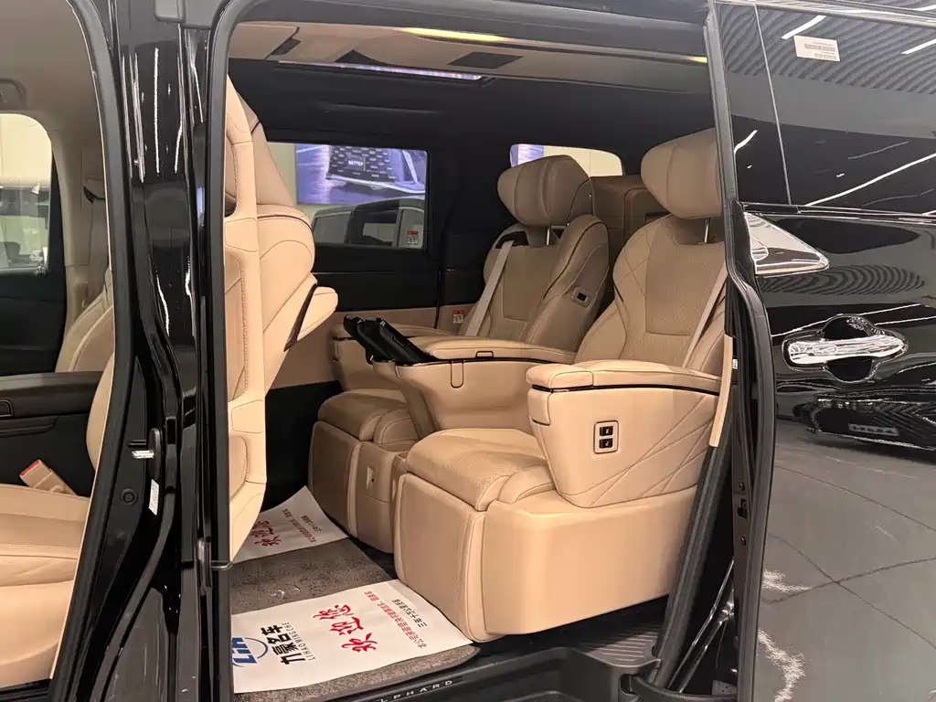 Toyota Alphard 2024 — фото 5