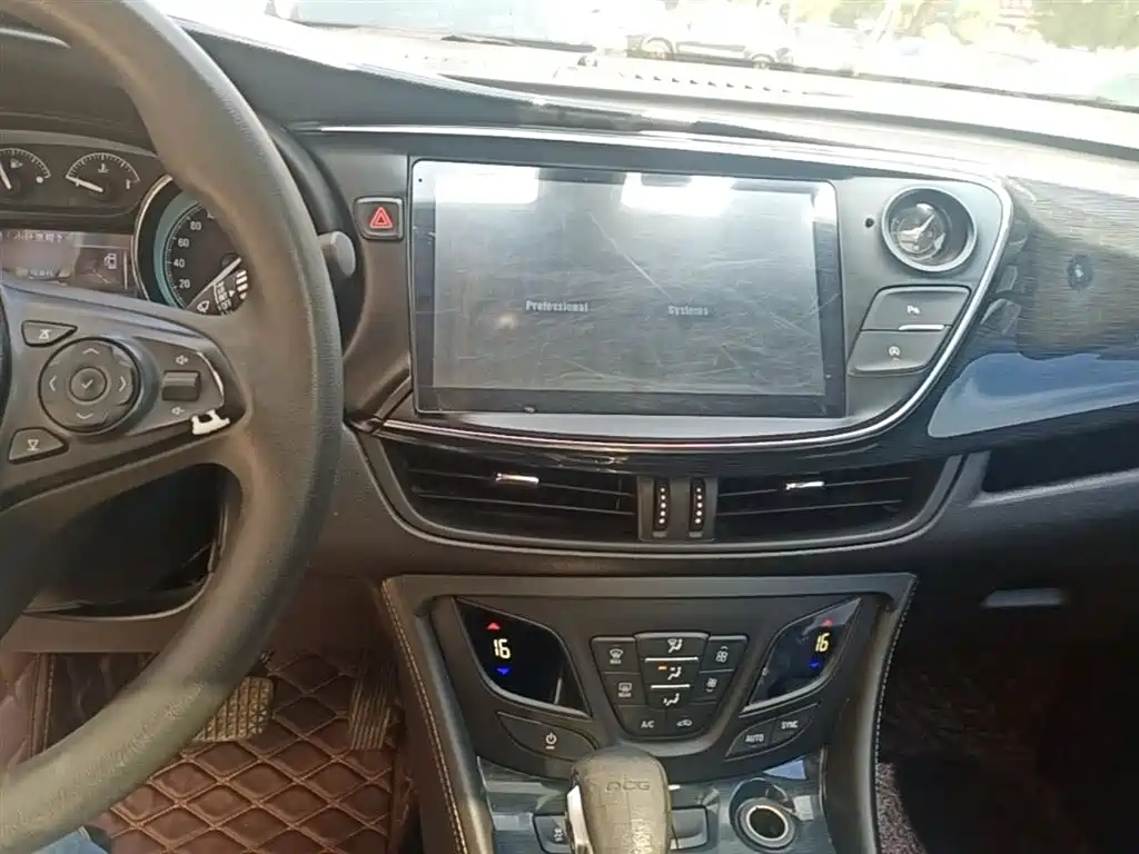 Buick Envision Plus 2017 — фото 10