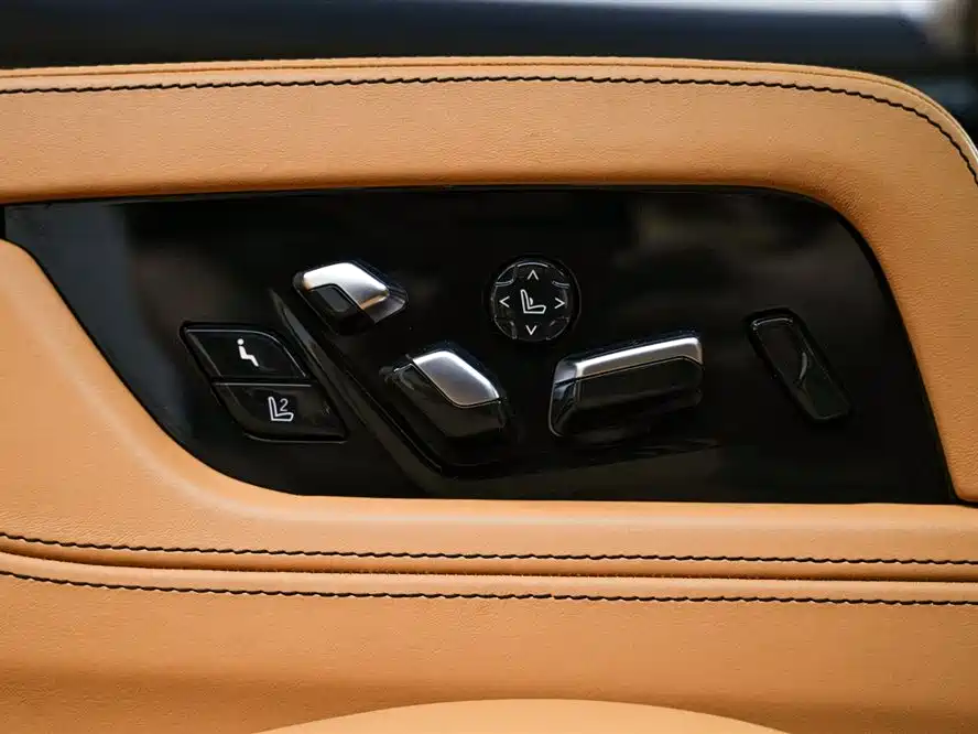 BMW 7 Series 2018 — фото 26