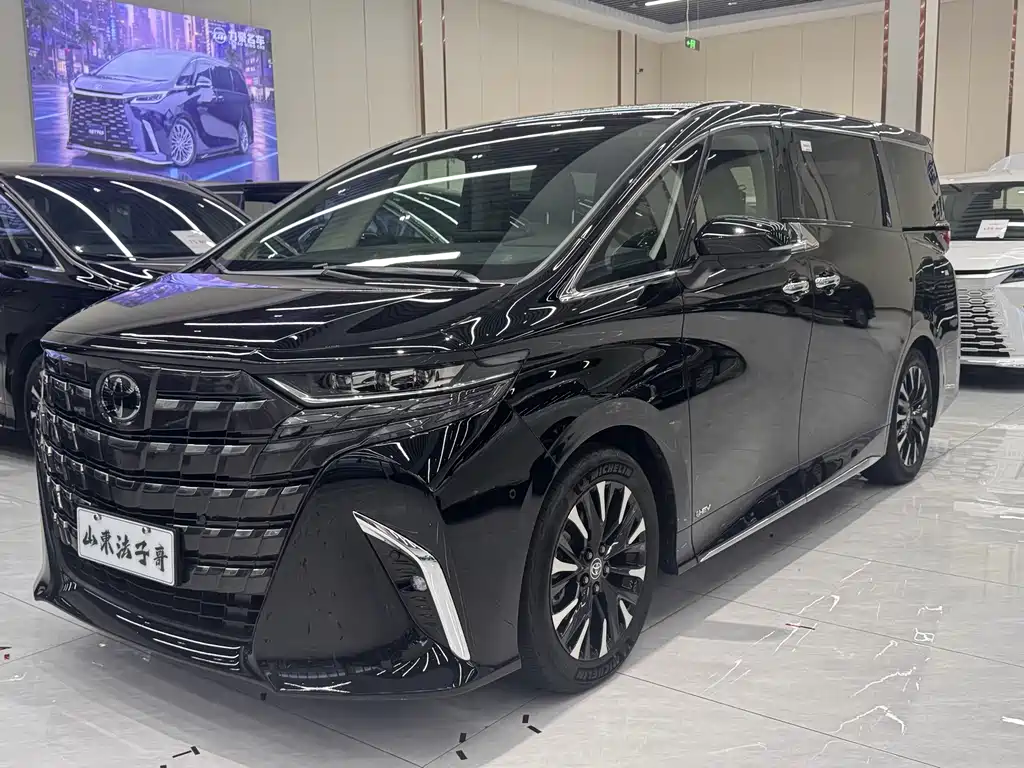 Toyota Alphard 2024 — фото 1