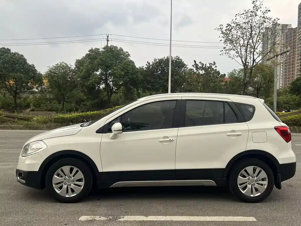 Suzuki S-Cross 2014 — фото 4