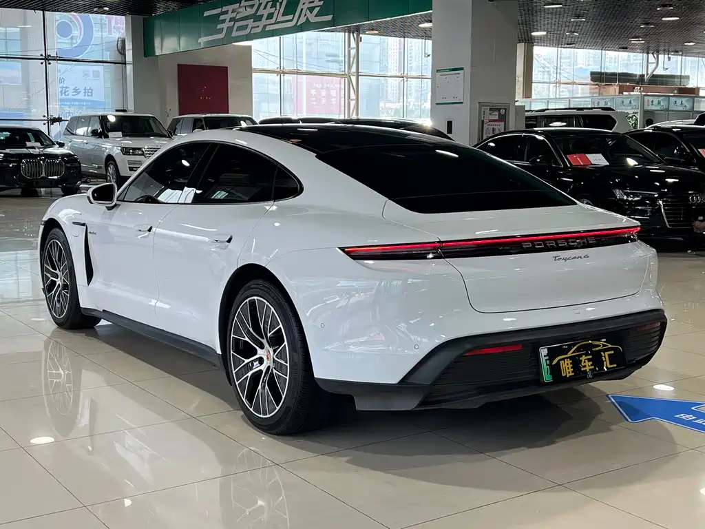 Porsche Taycan 2025