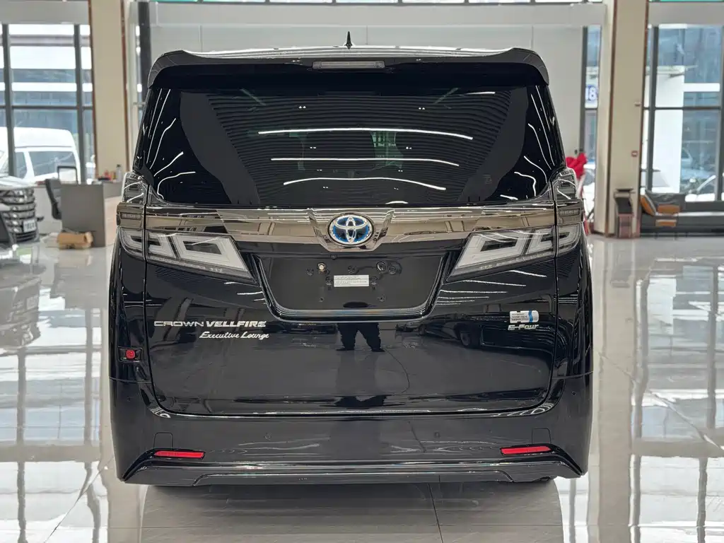Toyota Vellfire 2023 — фото 8