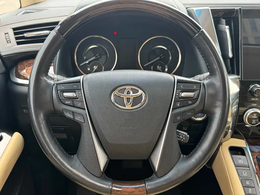 Toyota Alphard 2021 — фото 16