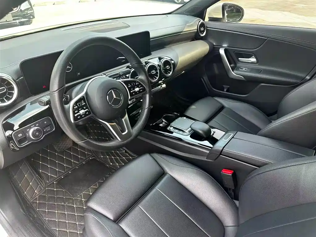 Mercedes-Benz A-Class 2021 — фото 14