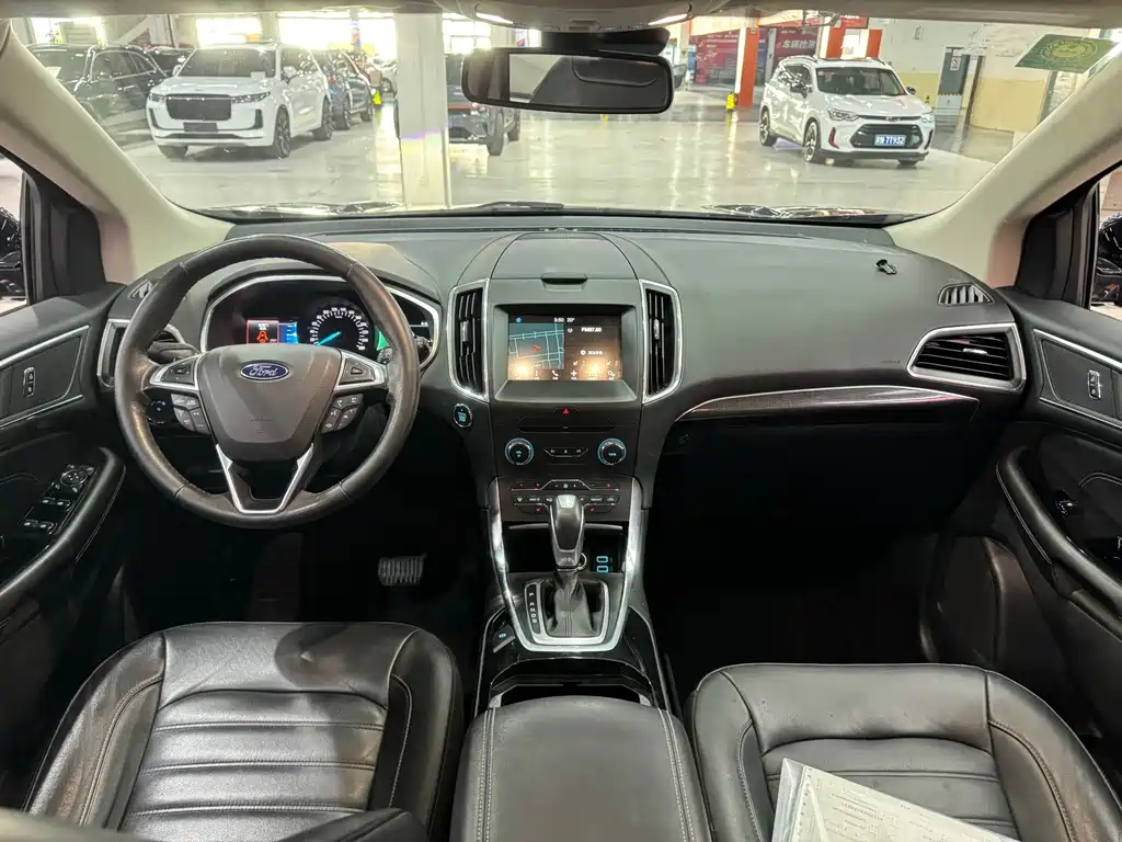 Ford Edge 2017 — фото 10