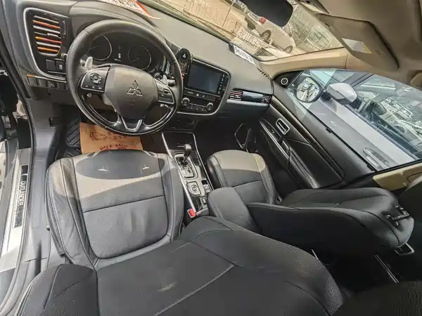 Mitsubishi Outlander 2018