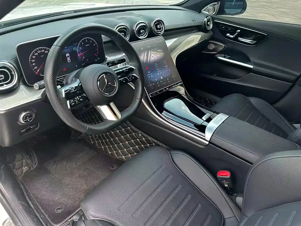 Mercedes-Benz C-Class 2024 — фото 13