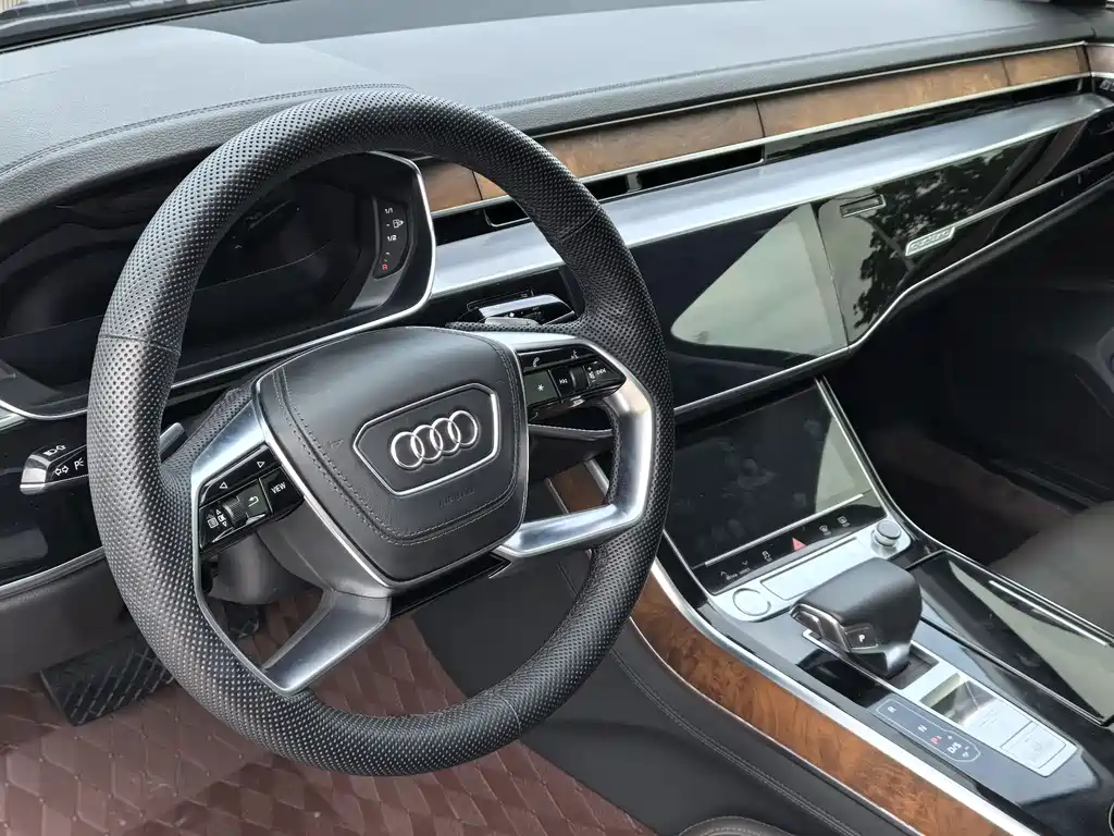Audi A8 2019 — фото 9