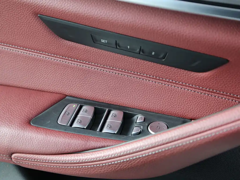 BMW 5 Series 2020 — фото 12