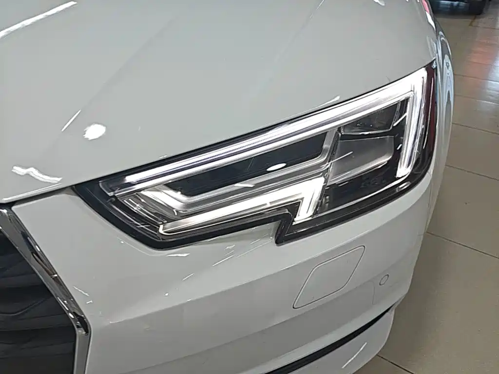 Audi A4L 2017 — фото 24