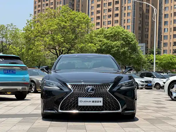 Lexus LS 2018