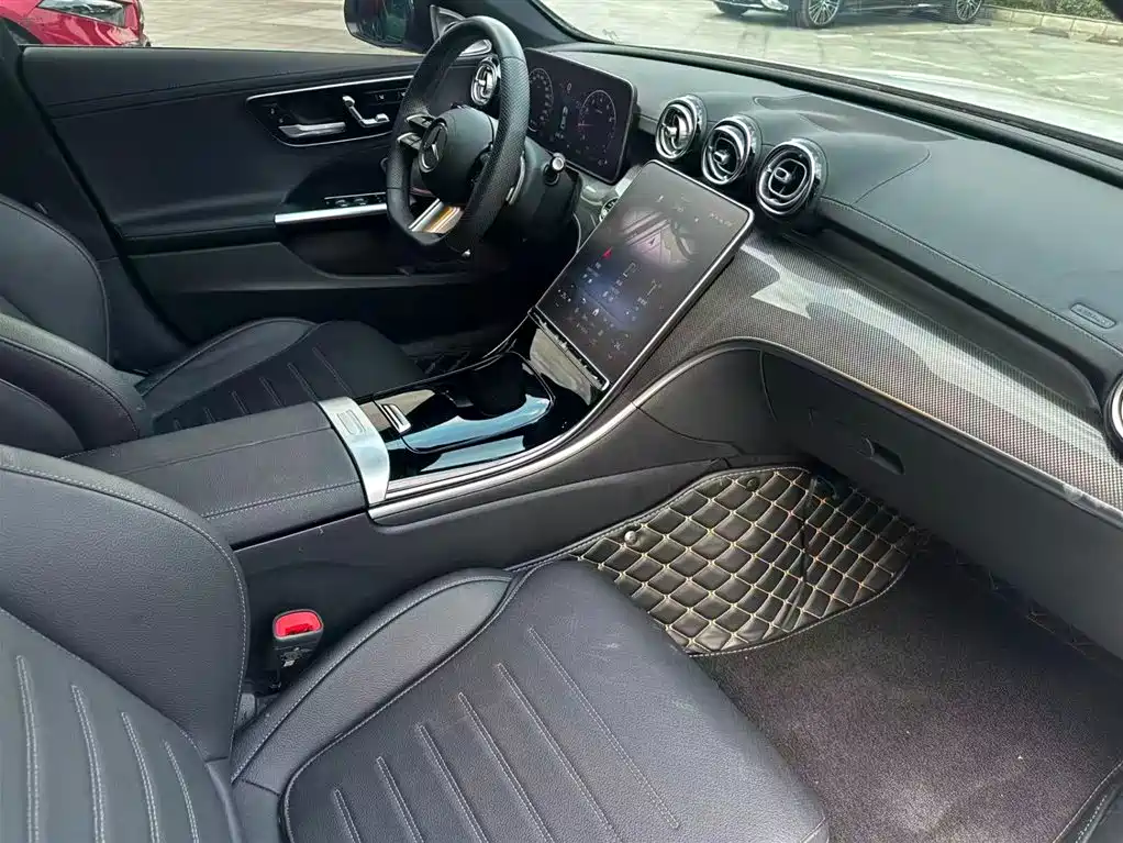 Mercedes-Benz C-Class 2024 — фото 14
