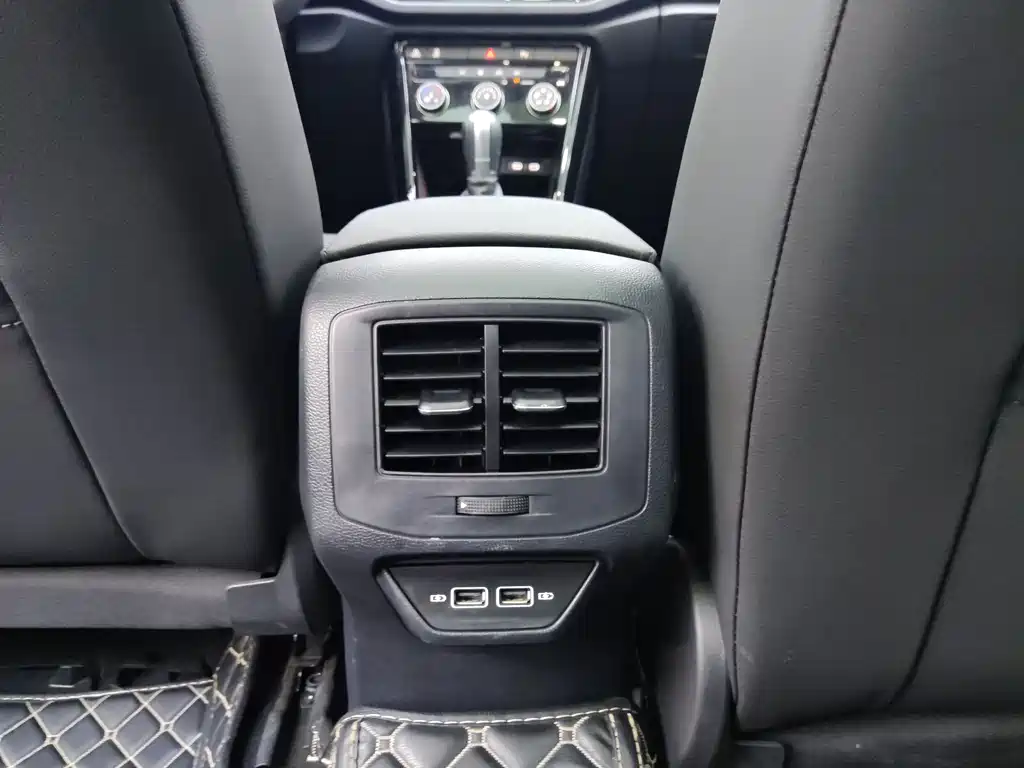 Volkswagen T-Roc 2022 — фото 12