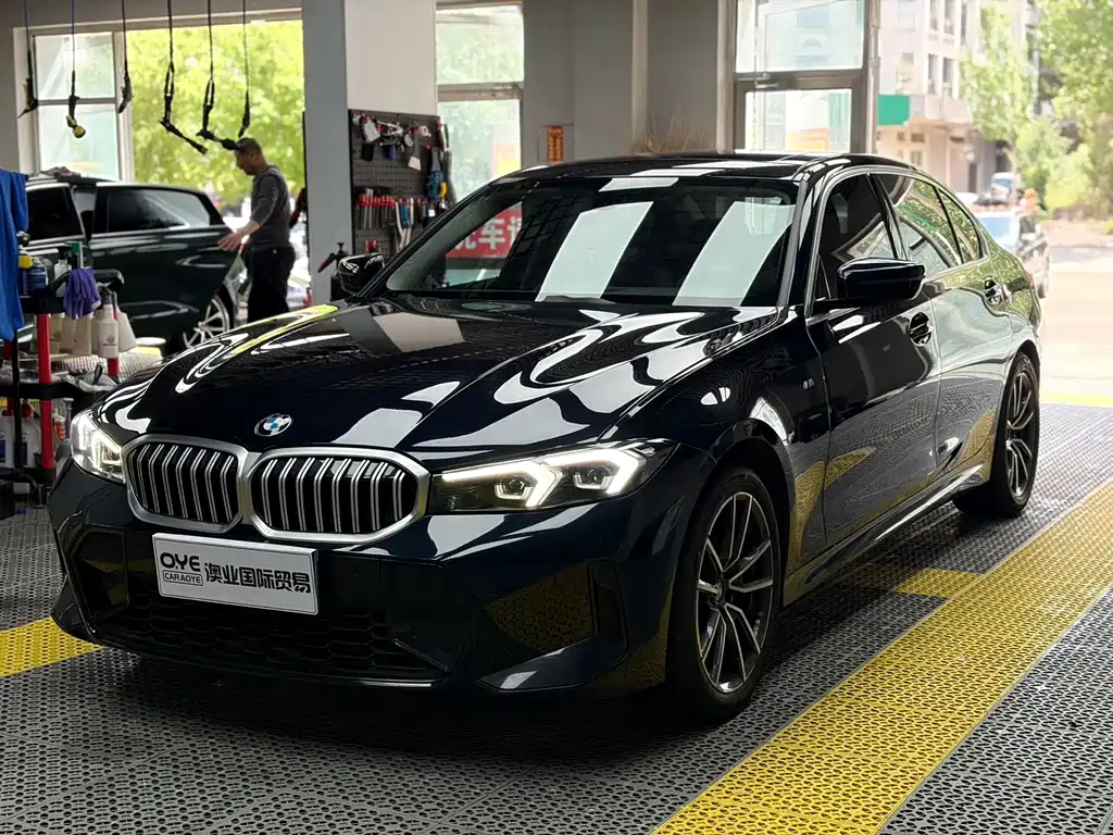BMW 3 Series 2024 — фото 1