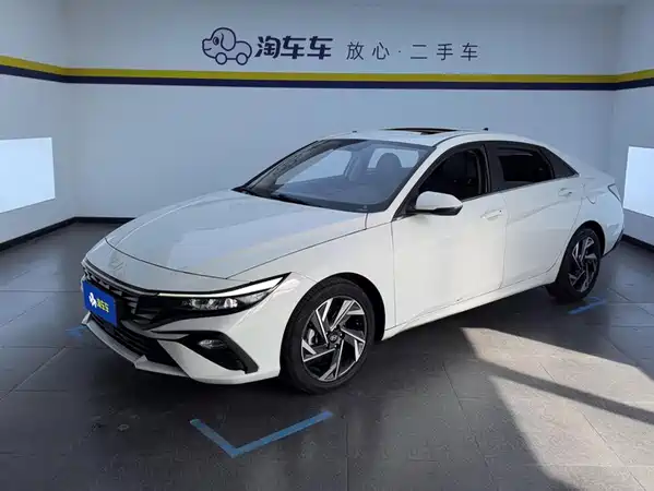 Hyundai Elantra 2024